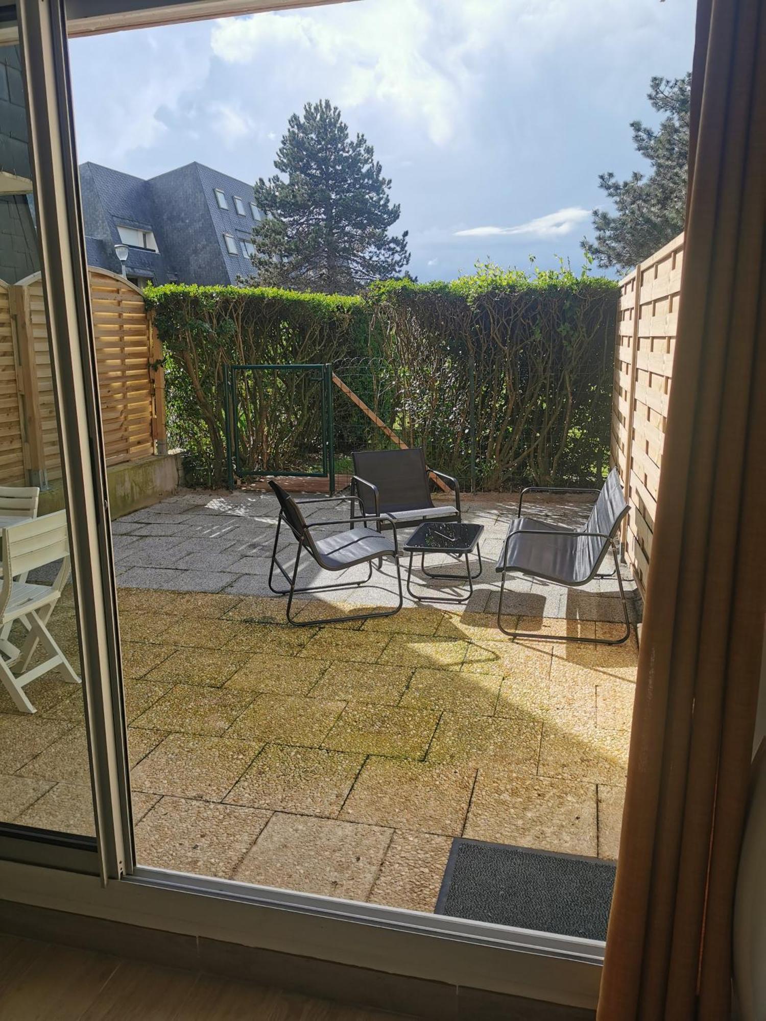 Appartement Acces Direct A La Plage Bernieres-sur-Mer Экстерьер фото